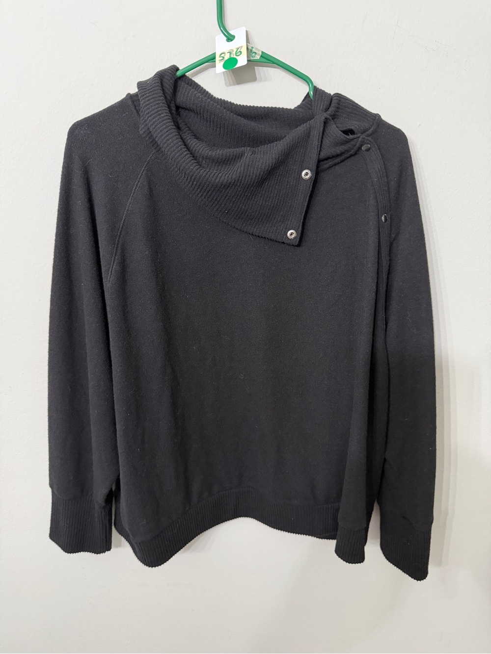 Vince Camuto Black Snap-Collar Turtleneck SweaterSize Large